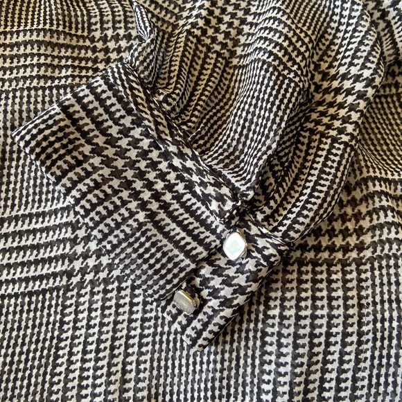 The Limited houndstooth sheer top - size M - Picture 5 of 7